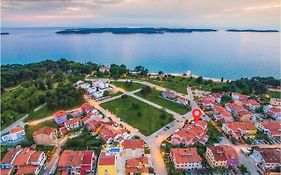 Lovely Apartment In Fazana With House Sea View