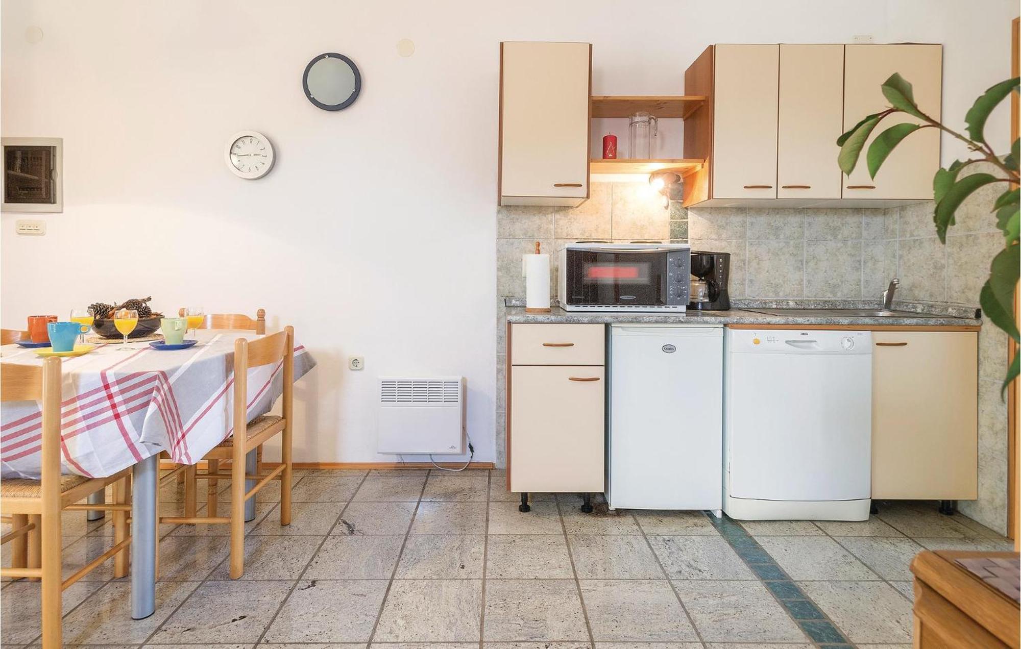 Lovely Apartment In Fazana With House Sea View Exteriér fotografie